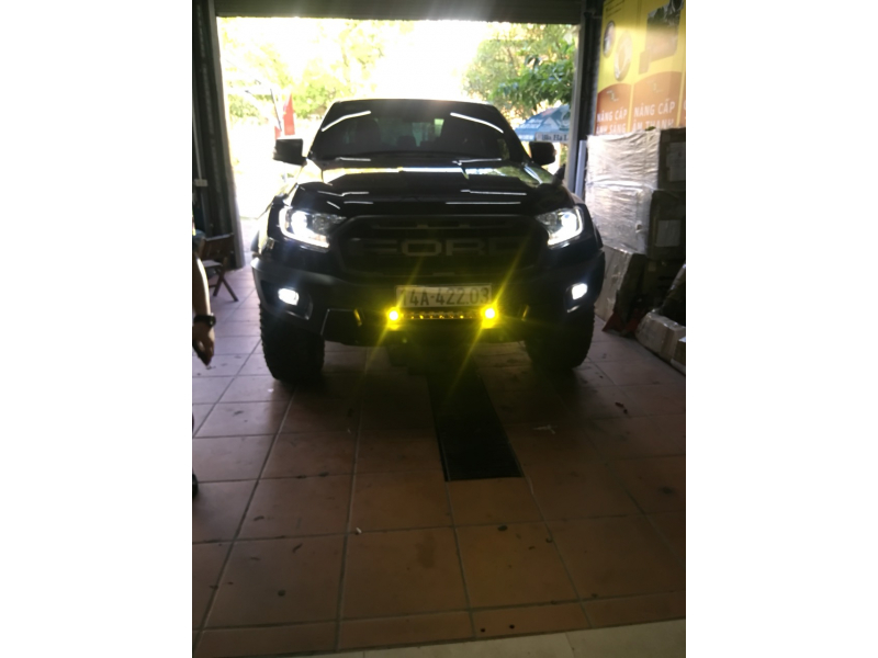 Độ đèn nâng cấp ánh sáng Bi Laser Xlight V20L xe Ranger