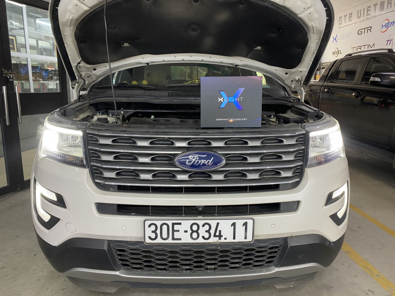 Độ đèn nâng cấp ánh sáng Bi Laser XLight V20L Ultra cho Ford Explorer