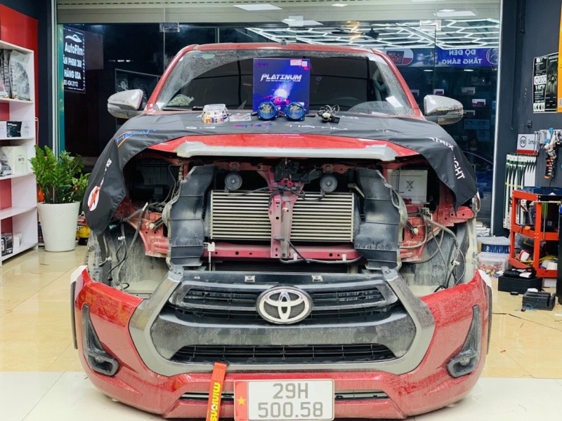 Độ đèn nâng cấp ánh sáng Bi Laser Titan Platinum (6+3) cho xe Toyota Hilux 2021 ngày 10/3/2022