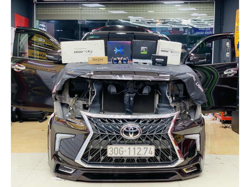 Độ đèn nâng cấp ánh sáng Bi laser X-light V20L Ultra cho xe Toyota Fortuner ngày 10/4/2022